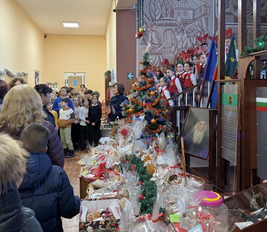 Коледно настроение в НУ „Св. Софроний Врачански“